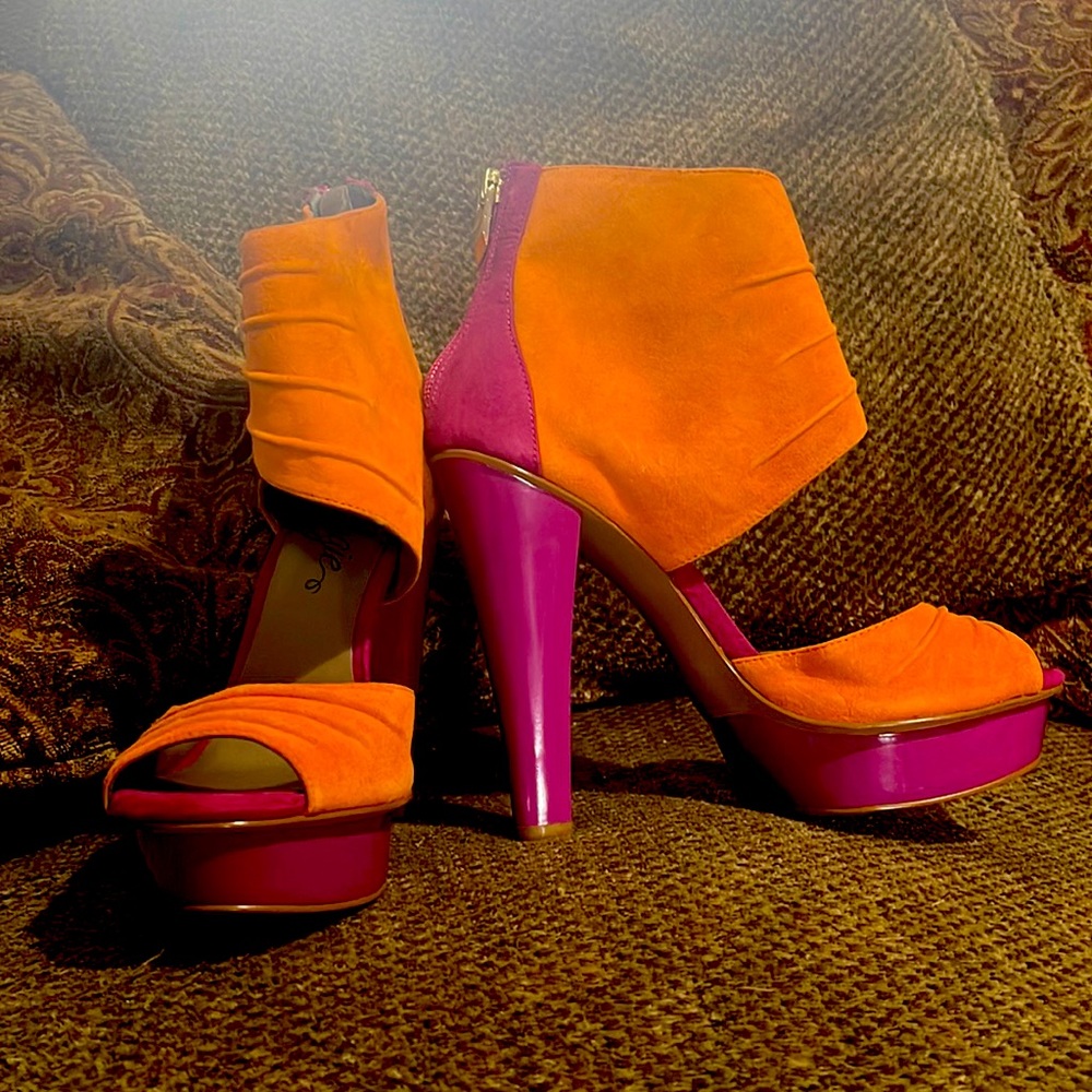 New pair of Fergie Platforms in Fuchsia and Orange